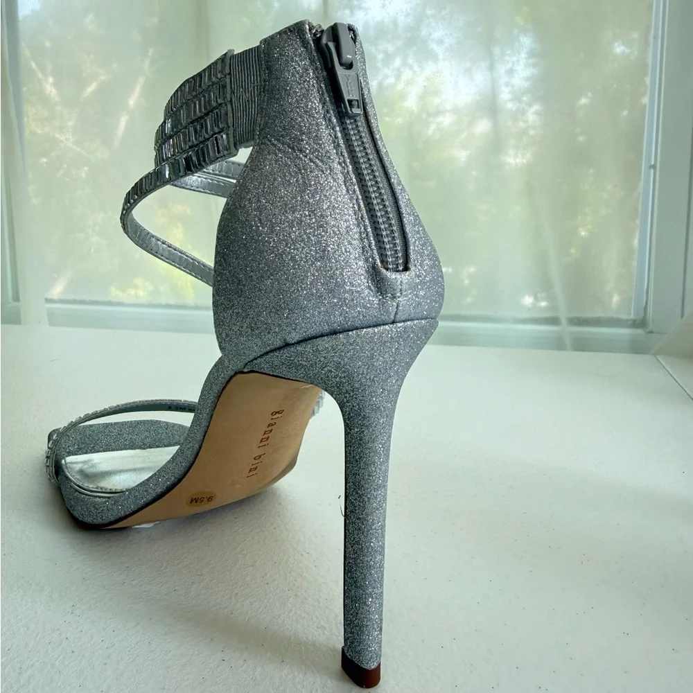 GIANNI BINI Silver Glitter Heels Women Strappy Rhinestone Sandals Size 9.5